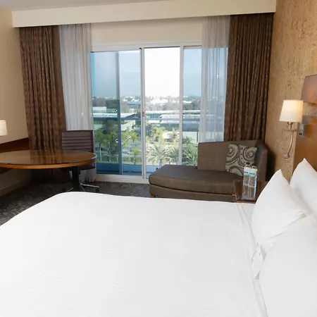 Miyako Hybrid Hotel Torrance-3