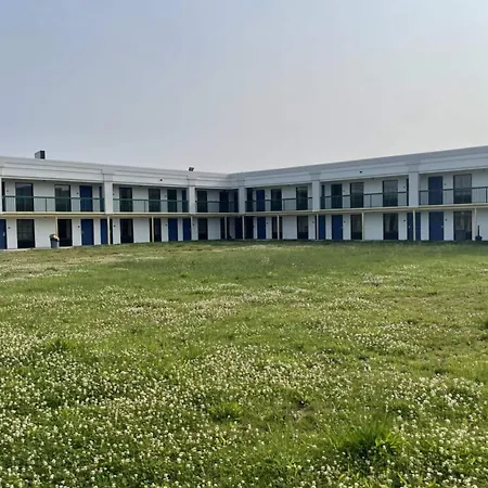 Days Inn & Suites By Wyndham York-3