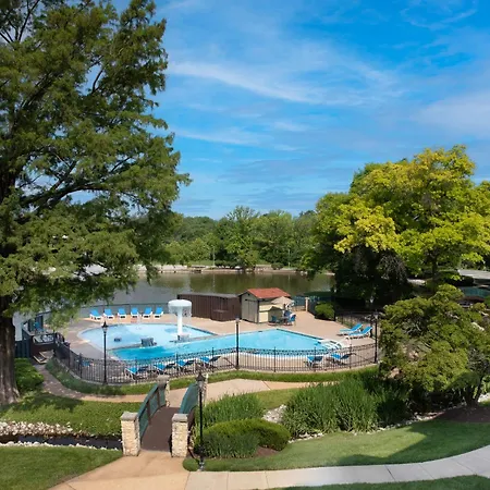 Sheraton Westport Lakeside Chalet-2