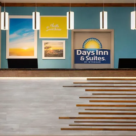 Days Inn By Wyndham Suites Fredericksburg-3
