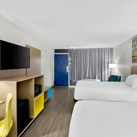 Days Inn By Wyndham Seneca-Clemson-3