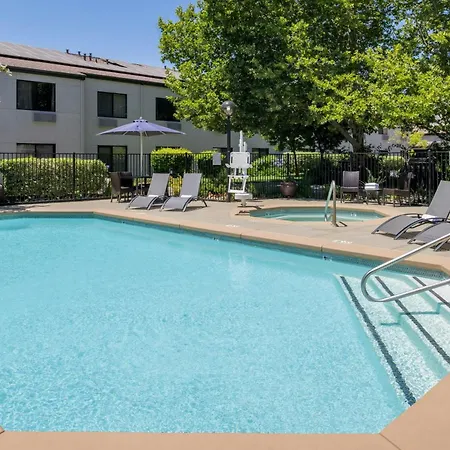 Courtyard By Marriott Vacaville-3