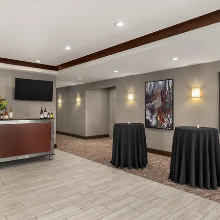 Hilton Garden Inn Ames-2