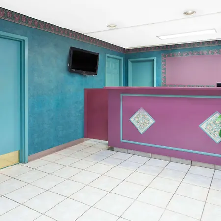 Days Inn By Wyndham Morristown-2