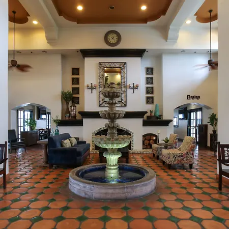 Oxford Suites Pismo Beach-3