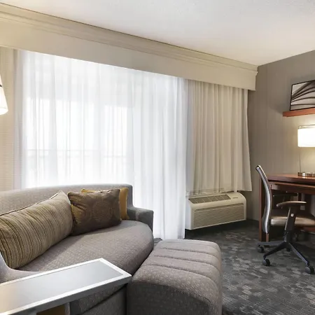 Courtyard By Marriott Bloomington Normal-2
