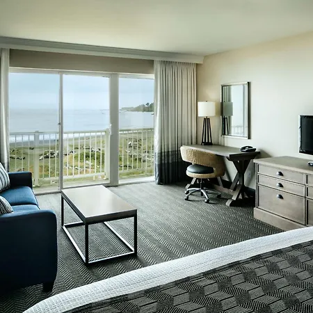 Beachfront Inn-2
