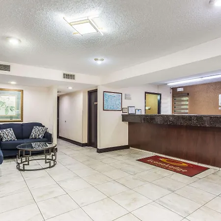 Econo Lodge Clinton - Jackson West-3
