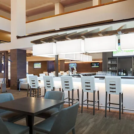Marriott Savannah Riverfront-3