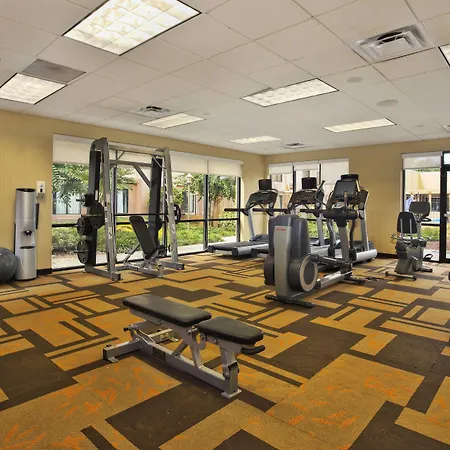 Courtyard By Marriott Gulfport Beachfront-2
