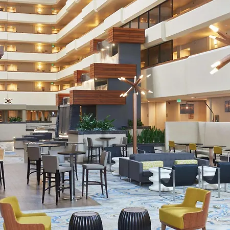 Doubletree By Hilton Fresno Convention Center-3