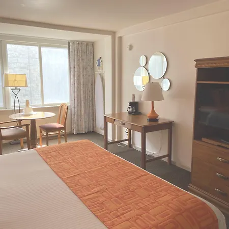 Howard Johnson By Wyndham Atlantic City-3
