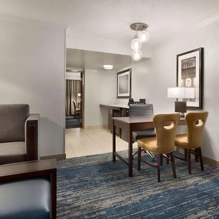 Embassy Suites By Hilton Columbus-3