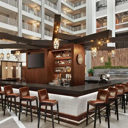 Embassy Suites Cincinnati - Rivercenter-2