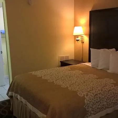 Days Inn & Suites By Wyndham Port Richey-3
