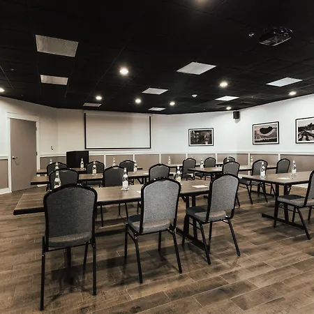 Vinland Hotel And Lounge-2