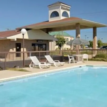 Econo Lodge Franklin-3