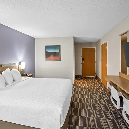Microtel Inn By Wyndham Greensboro-2