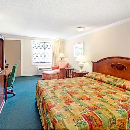 Knights Inn Austell-3