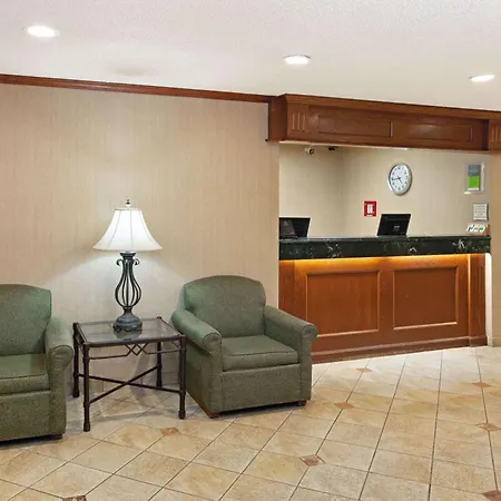 La Quinta By Wyndham Stevens Point-3