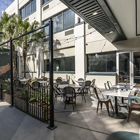 St Charles Coach House, An Ascend Collection Hotel-3