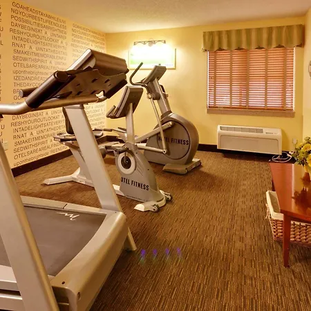 La Quinta By Wyndham Plattsburgh-2