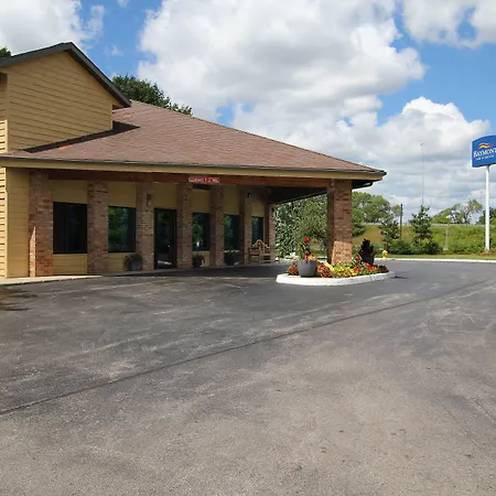 Baymont By Wyndham Muskegon-2