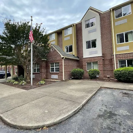 Microtel Inn & Suites Newport News-2