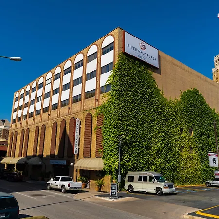 Riverwalk Plaza Hotel-2