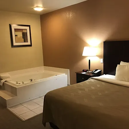 Quality Inn & Suites Terrell-2