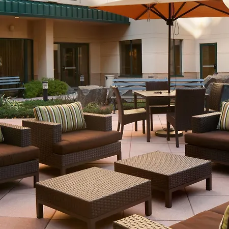 Courtyard By Marriott Jersey City Newport-3