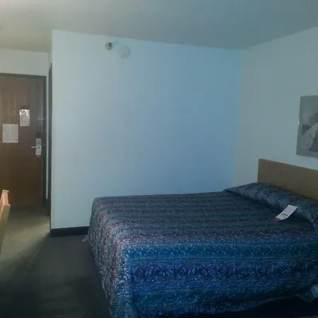 Norwood Inn And Suites - Minneapolis-St Paul Roseville-3