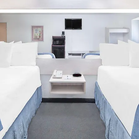 Microtel Inn & Suites By Wyndham Broken Bow-3