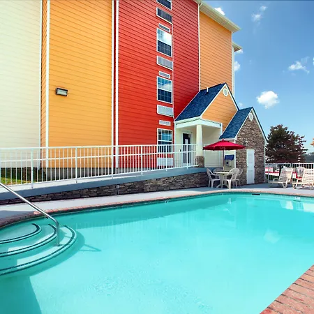 Microtel Inn & Suites By Wyndham Pigeon Forge-2