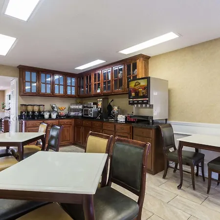 Baymont By Wyndham Waycross-2