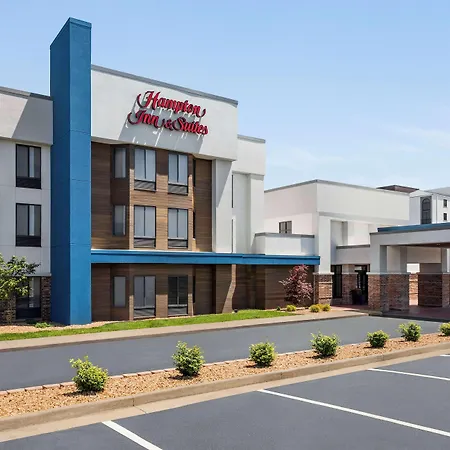 Hampton Inn & Suites Springfield-3