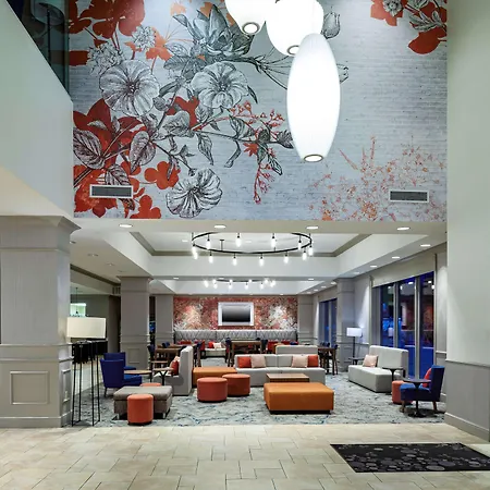 Hilton Garden Inn Omaha Downtown-Old Market Area-3