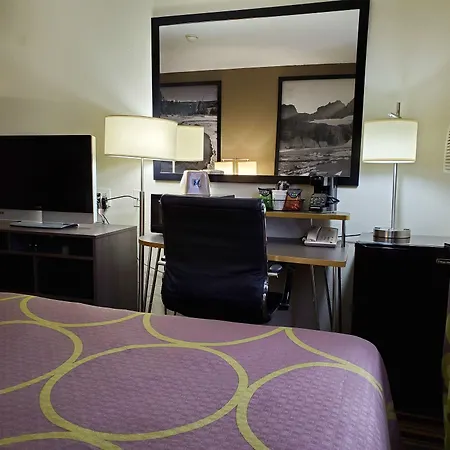 Super 8 By Wyndham Bozeman-3