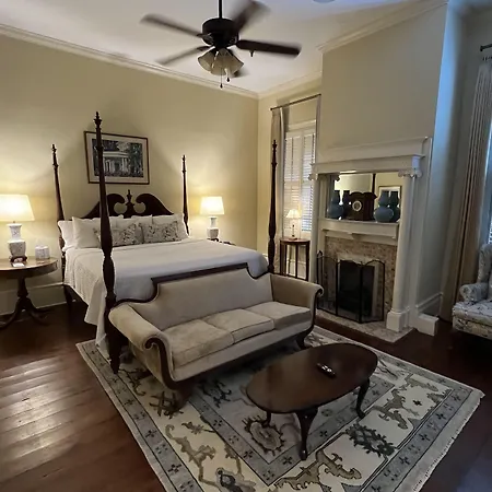 1842 Inn-3