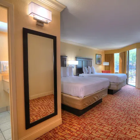 Edgewater Hotel And Conference Center-3