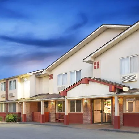 Super 8 By Wyndham Kingston-2
