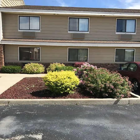 Americinn By Wyndham West Bend-3