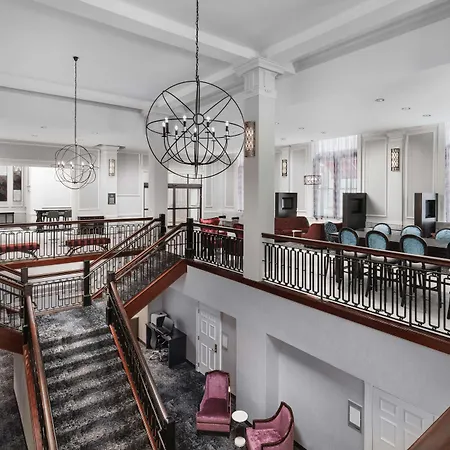 Hampton Inn & Suites Baltimore Inner Harbor-2