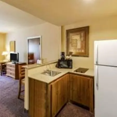 Comfort Inn & Suites Fredericksburg-2