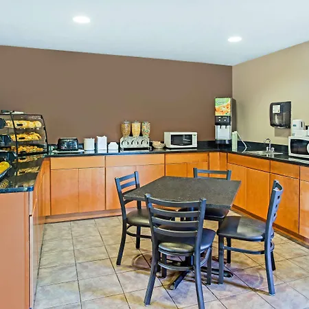 Microtel Inn & Suites By Wyndham Holland-2
