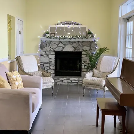 Seven Gables Inn-2