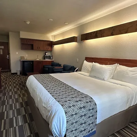 Microtel Inn And Suites By Wyndham Miami Ok-2