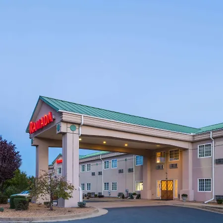 Ramada By Wyndham Strasburg - Shenandoah Valley-3