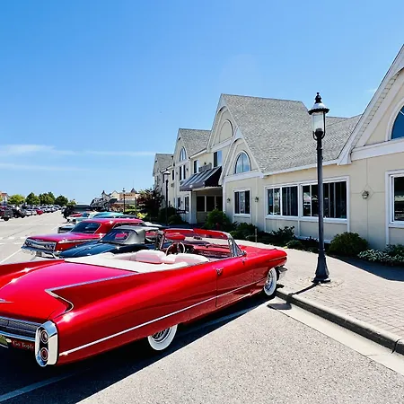 Court Plaza Inn & Suites Of Mackinaw-2