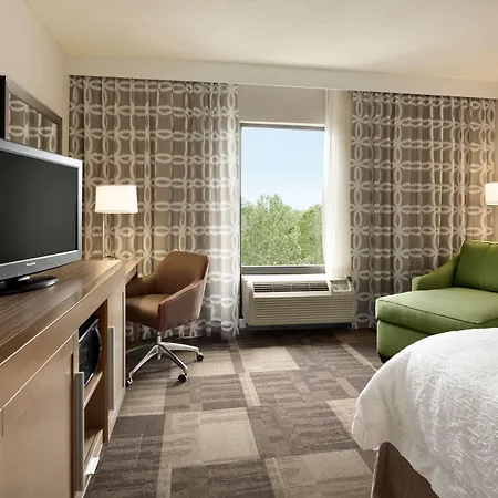Hampton Inn & Suites Largo-3